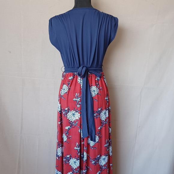 HPx2•Expected Floral Navy Maternity MaxiDress - Picture 7 of 9